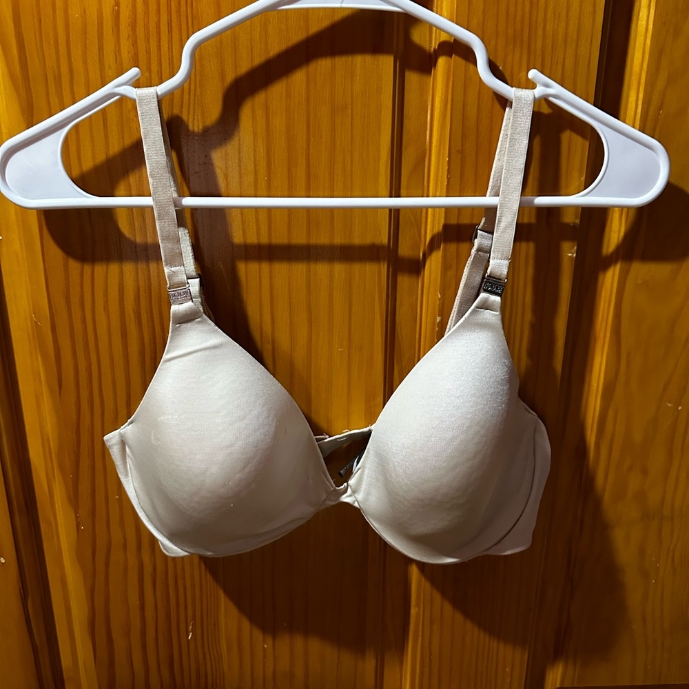 Victoria's Secret Cream Structured Bra with Molded Cups